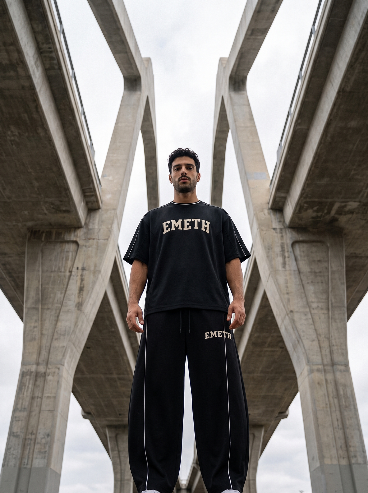 EMETH Pantalon Jogger Premium 390 g/m² – Signature Collegiate