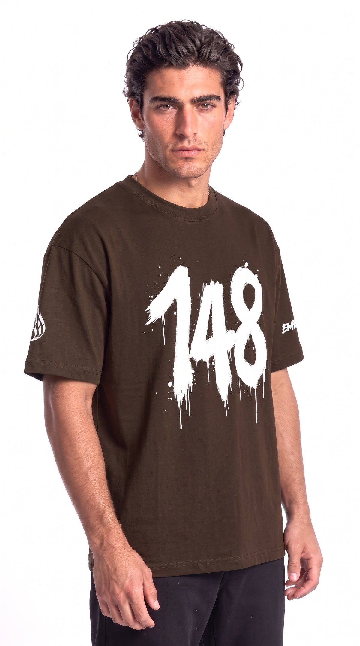 T-shirt oversize EMETH 148 café porté, vue de face