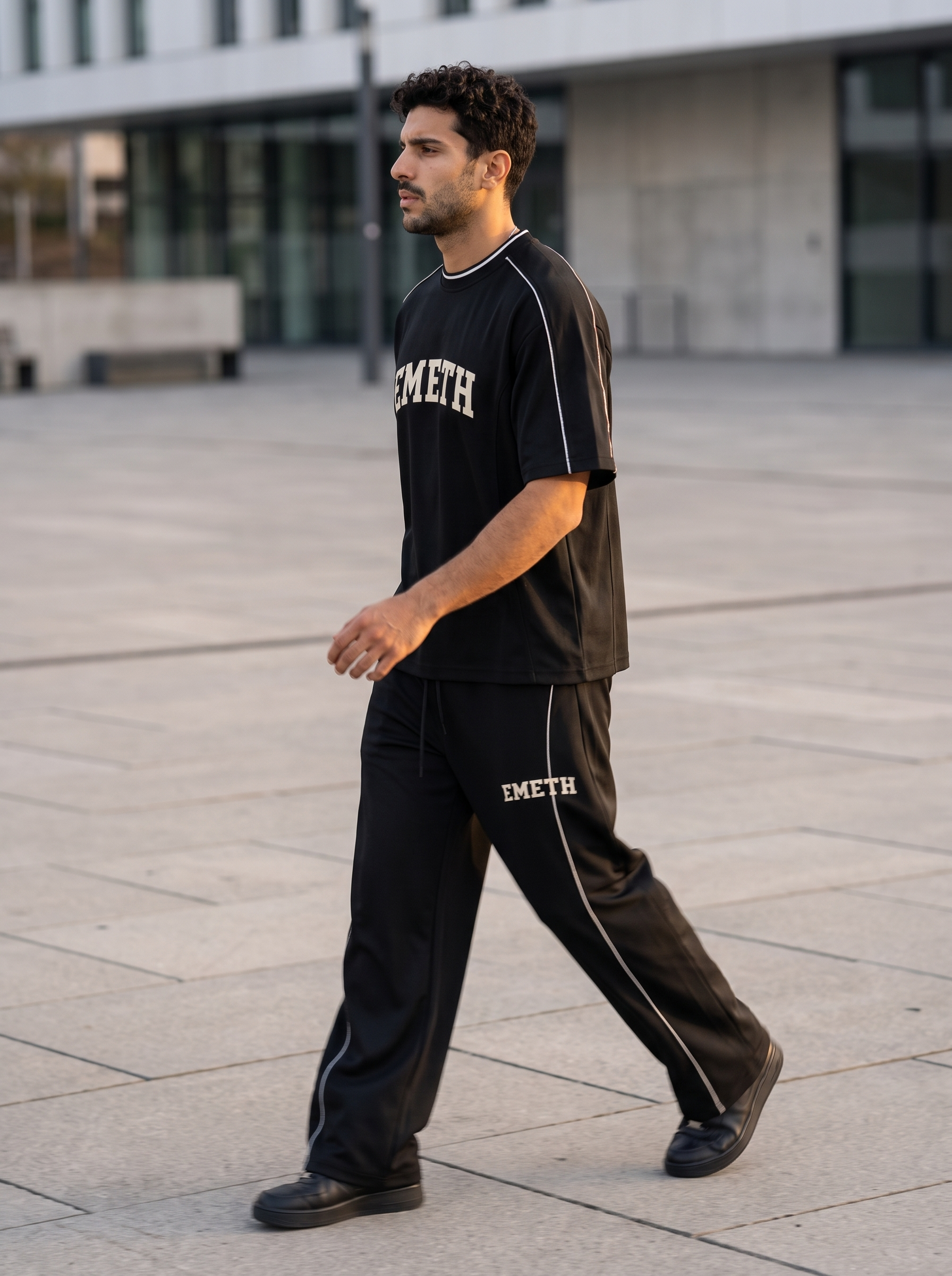 EMETH Pantalon Jogger Premium 390 g/m² – Signature Collegiate